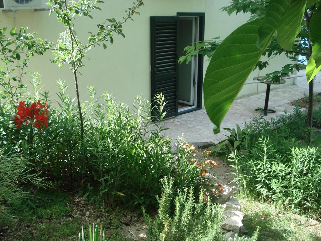 Apartments Smiljana Omis Exterior photo