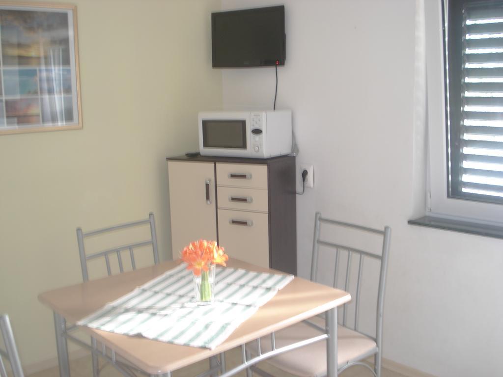 Apartments Smiljana Omis Exterior photo
