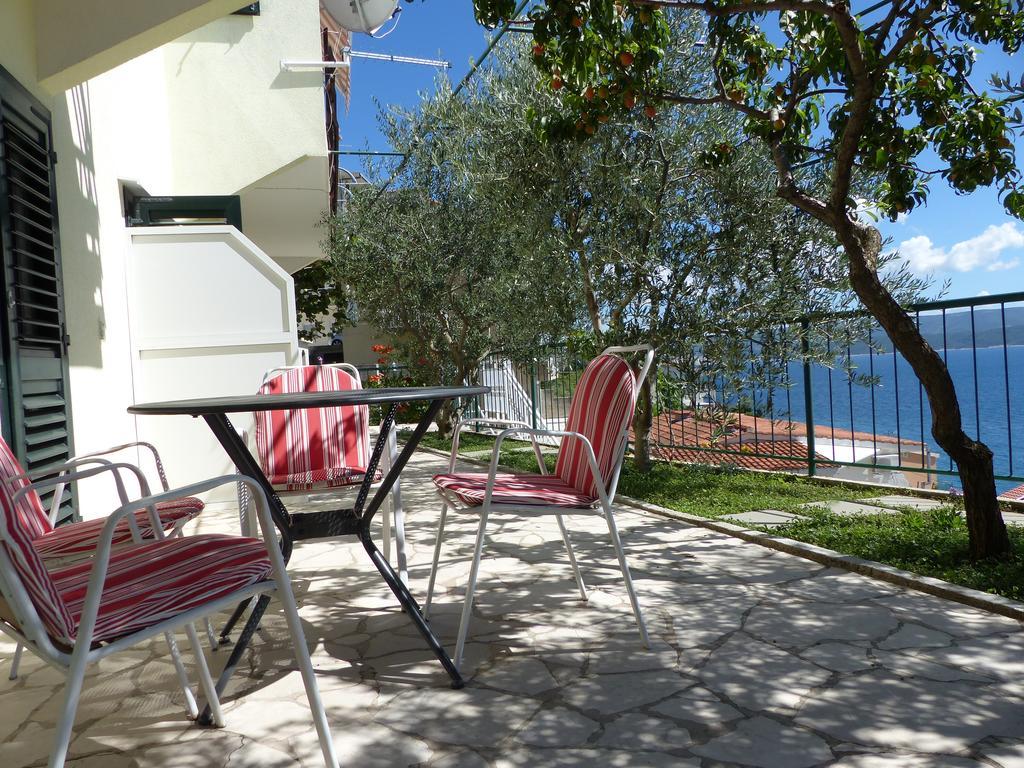 Apartments Smiljana Omis Exterior photo