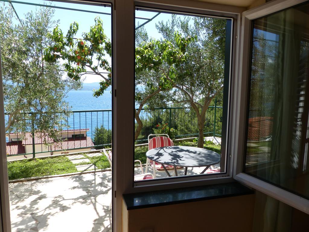 Apartments Smiljana Omis Exterior photo