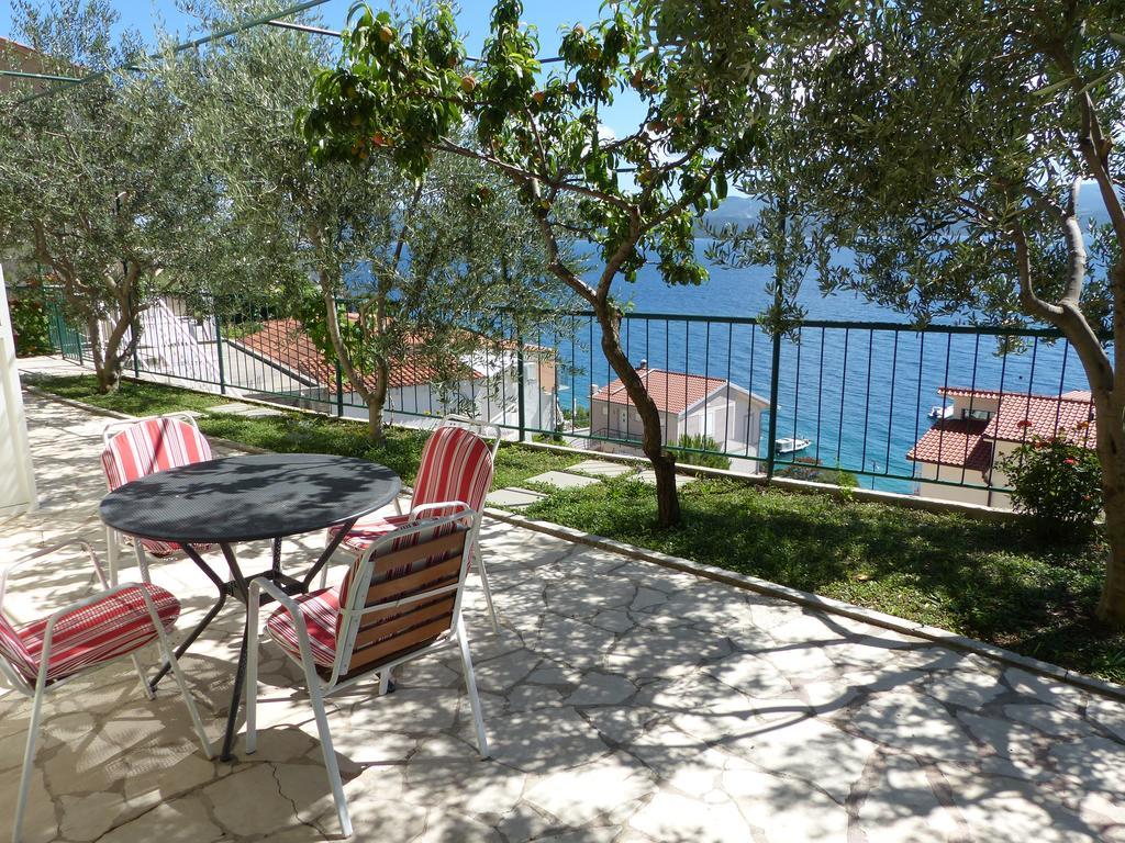 Apartments Smiljana Omis Exterior photo