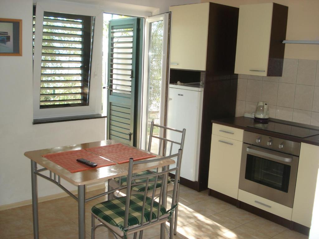 Apartments Smiljana Omis Exterior photo