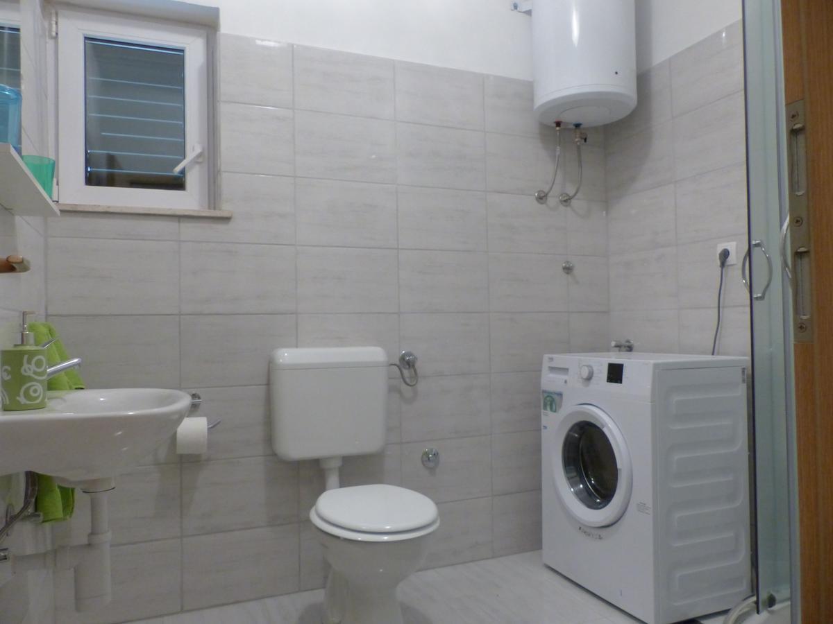 Apartments Smiljana Omis Exterior photo