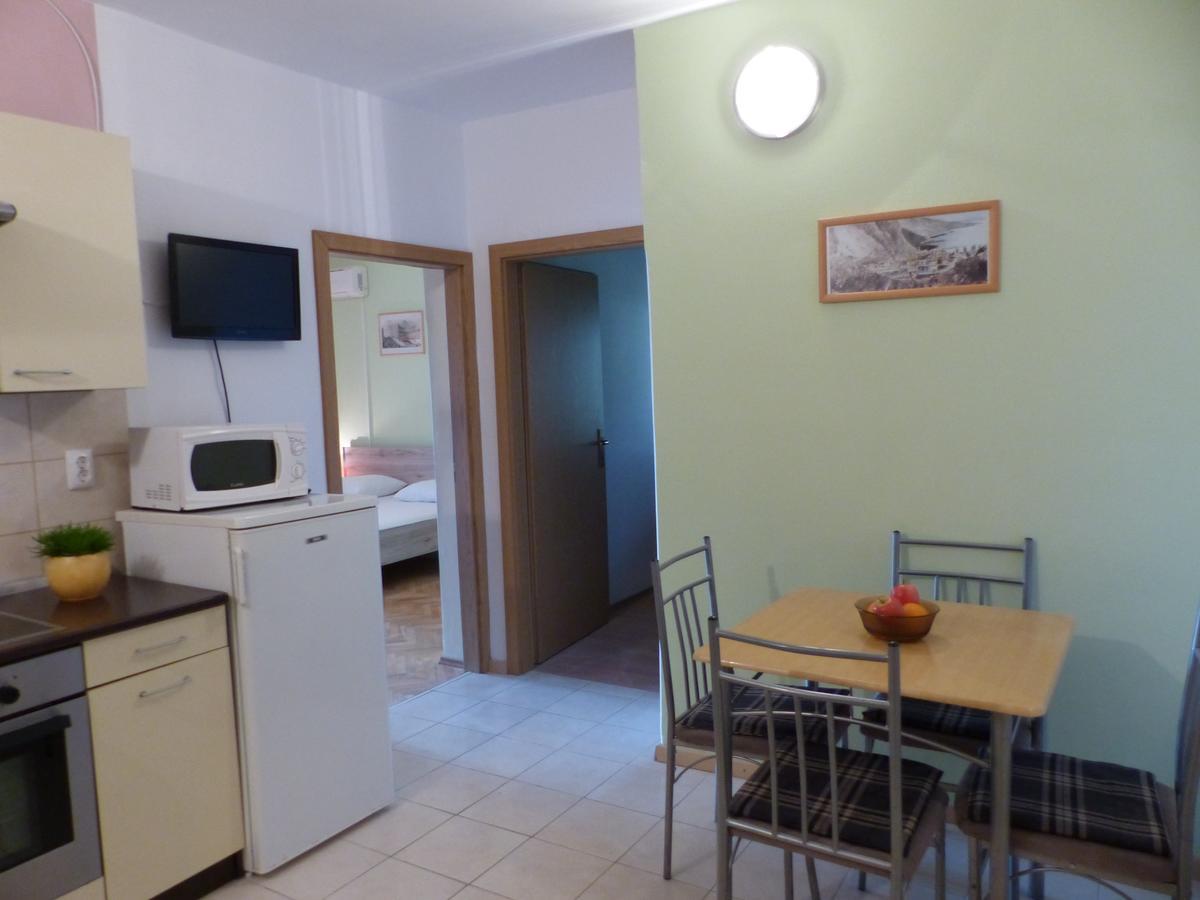 Apartments Smiljana Omis Exterior photo
